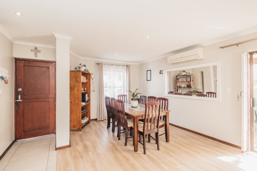 To Let 2 Bedroom Property for Rent in Ridgeworth Western Cape